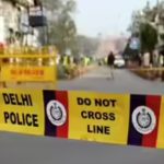 दिल्ली में कार के अन्दर 3 लाशें मिलने से हड़कंप