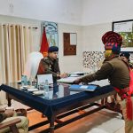 हरदोई के पुलिस अधीक्षक ने रिजर्व पुलिस लाइन में शुक्रवार परेड का निरीक्षण किया