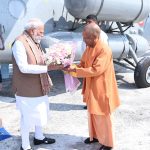 शताब्दी नगर मेरठ हेलीपैड पर माननीय प्रधानमंत्री जी का स्वागत करते हुए माननीय मुख्यमंत्री योगी आदित्यनाथ जी