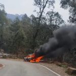 कैची धाम घूमने आ रहे पर्यटक की खड़ी कार में लगी आग। अलबत्ता कोई जनहानि नही हुई।