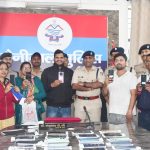 नैनीताल पुलिस ने 37.48 लाख से अधिक कीमत के मोबाईल फोन ढूंढकर 200 लोगों के चेहरे पर लौटाई मुस्कान।