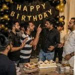 खुर्जा ,बुलंदशहर में खूनी ‘बर्थडे पार्टी’: केक लगाने के विवाद में अंधाधुंध फायरिंग, जिम के अंदर तीन दोस्तों की हत्या,विवाद की वजह: सिर्फ केक या गहरी रंजिश?