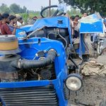 सम्भल में ट्रैक्टर-ट्रॉली पलटी, 3 महिलाओं की मौत, 12 लोग घायल