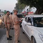 संभल – हजरत नगर गढ़ी – सिरसी नगर पंचायत सिरसी में पुलिस का सघन चेकिंग अभियान, टंकी तिराहे पर संदिग्ध वाहनों की तलाशी