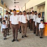 आज विजयदशमी के पावन पर्व पर राष्ट्रीय स्वयंसेवक संघ की हनुमान शाखा से निकला पथ संचलन।